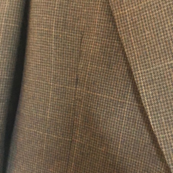 suit - Picture 2 of 4